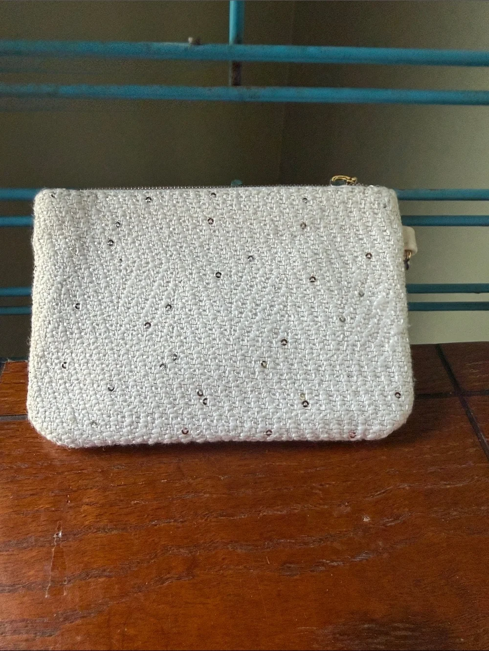 Kendra Scott Cream Tweed Wristlet with Gold Logo